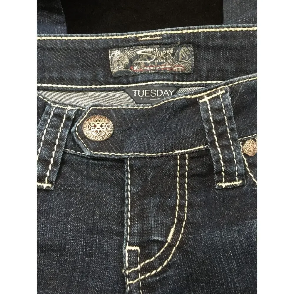 Silver jeans Company 25/33 Tuesday Boot Cut Jeans Embroidered Back Pockets